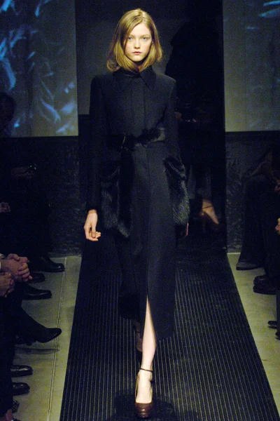 Look 15